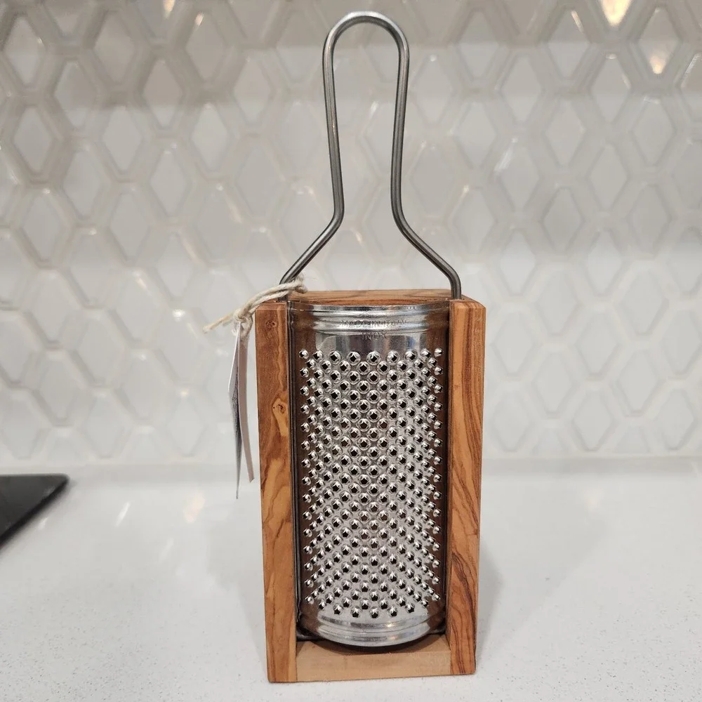 New Handcrafted Italian Olivewood‎ Cheese Grater By Sur La Table Rustic Durable